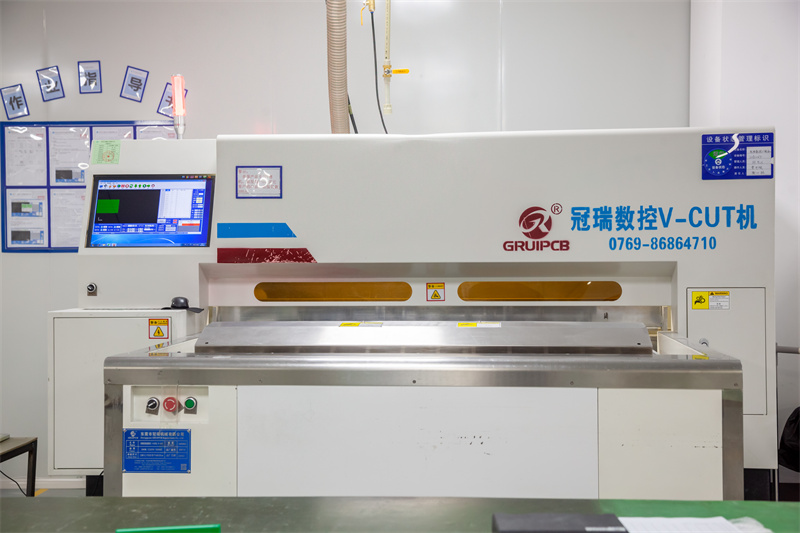 12、數(shù)控V-CUT機(jī).jpg